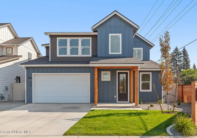 Photo 1 of Single family home for sale at 684 Moscow St, Sandpoint, ID 83864 | MLS# 26-10204 | Listing updated on 2026-10-14