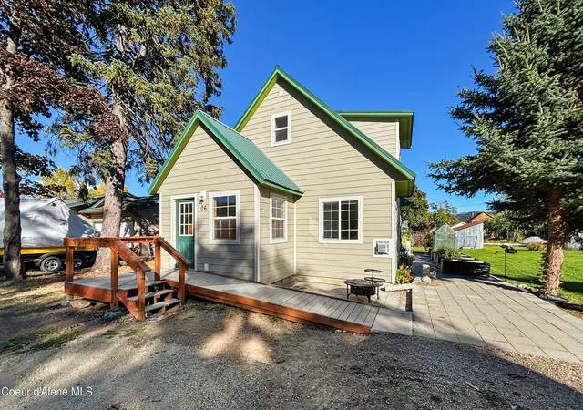 Photo 1 of Single family home for sale at 106 Hope St, Kootenai, ID 83840 | MLS# 26-10125 | Listing updated on 2026-10-12
