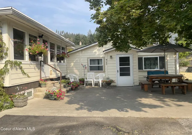 Photo 2 of Multi family home for sale at 125 Sunset View St, Saint Maries, ID 83861 | MLS# 26-10127 | Listing updated on 2026-10-12