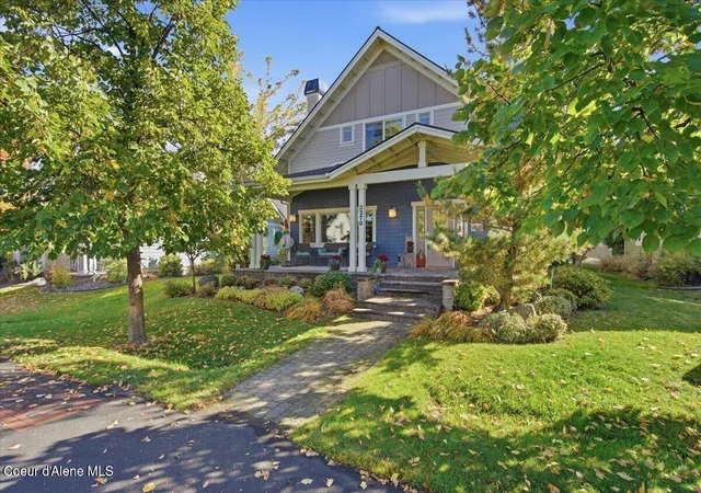 Photo 1 of Single family home for sale at 3270 N Waterwood Ln, Coeur D Alene, ID 83814 | MLS# 26-10133 | Listing updated on 2026-10-13
