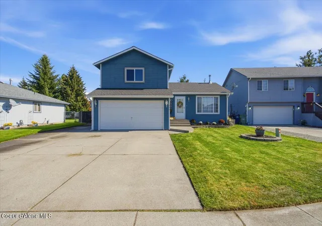 Photo 1 of Single family home for sale at 1620 N Stagecoach Dr, Post Falls, ID 83854 | MLS# 26-10193 | Listing updated on 2026-10-26