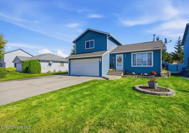 Photo 1 of Single family home for sale at 1620 N Stagecoach Dr, Post Falls, ID 83854 | MLS# 26-10193 | Listing updated on 2026-10-26