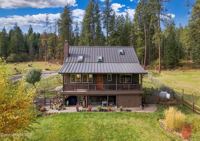 Photo 2 of Single family home for sale at 4125 S Wolf Lodge Ter Rd, Coeur D Alene, ID 83814 | MLS# 26-10171 | Listing updated on 2026-10-13