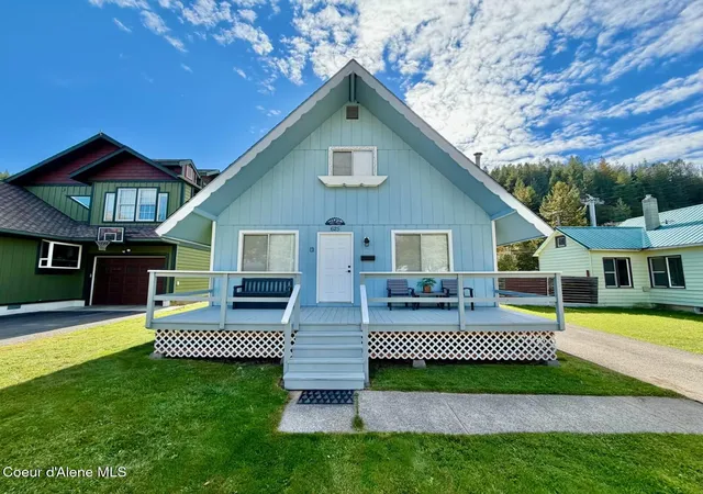 Photo 1 of Single family home for sale at 625 Mckinley Ave, Kellogg, ID 83837 | MLS# 26-10200 | Listing updated on 2026-10-19