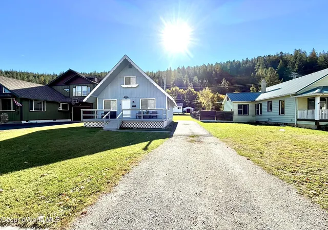 Photo 2 of Single family home for sale at 625 Mckinley Ave, Kellogg, ID 83837 | MLS# 26-10200 | Listing updated on 2026-10-19