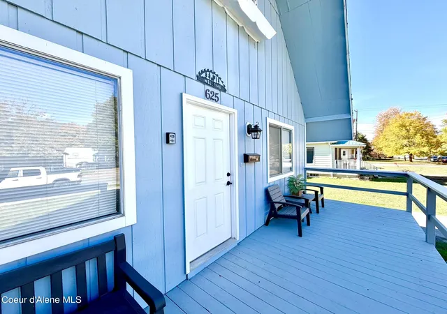 Photo 3 of Single family home for sale at 625 Mckinley Ave, Kellogg, ID 83837 | MLS# 26-10200 | Listing updated on 2026-10-19