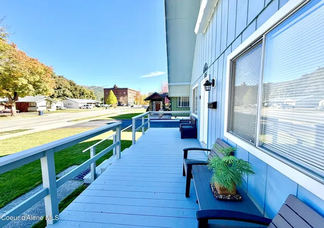 Photo 4 of Single family home for sale at 625 Mckinley Ave, Kellogg, ID 83837 | MLS# 26-10200 | Listing updated on 2026-10-19