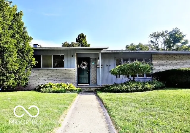 Single family home for sale at 3419 Larkspur Ln, Columbus, IN 47203 | MLS# 22092861