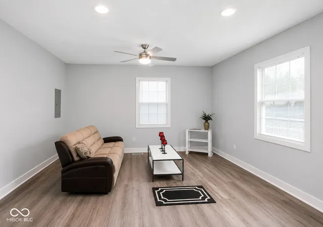 Photo 3 of Single family home for sale at 1225 E Adams St, Muncie, IN 47305 | MLS# 22100788 | Listing updated on 2026-09-25
