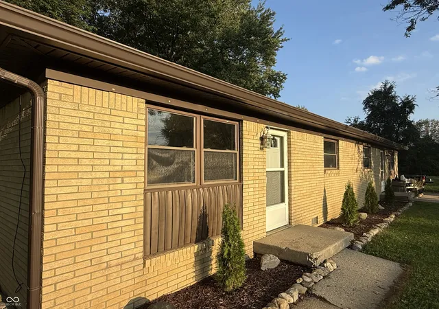 Photo 4 of House for sale at 8191-8193 N Maple Dr, Mooresville, IN 46158 | MLS# 22101102 | Listing updated on 2026-09-02