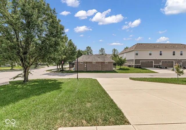 Photo 4 of Single family home for sale at 7235 Wilshire Way, Avon, IN 46123 | MLS# 22107633 | Listing updated on 2026-09-07