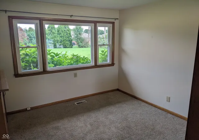 Photo 3 of Single family home for sale at 216 E 49th Street, Anderson, IN 46013 | MLS# 22107860 | Listing updated on 2026-09-01