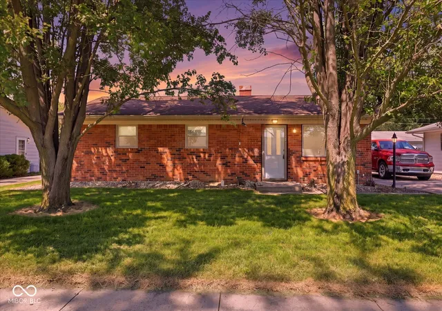 Photo 1 of Single family home for sale at 1126 Crestmoor Dr, Shelbyville, IN 46176 | MLS# 22109920 | Listing updated on 2026-09-03