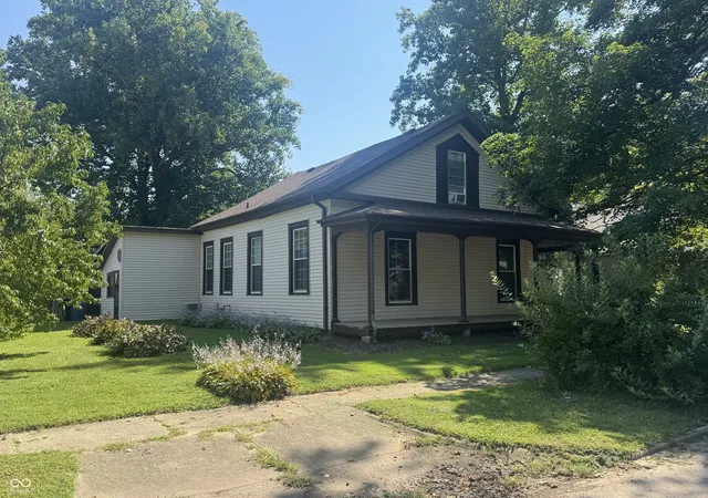 Photo 2 of Single family home for sale at 610 4th, Covington, IN 47932 | MLS# 22114638 | Listing updated on 2026-09-08