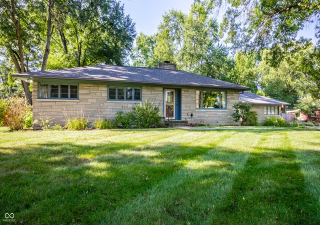 Photo 3 of Sale Pending at 4921 E 69th Street, Indianapolis, IN 46220 | MLS# 22116835 | Listing updated on 2026-09-08