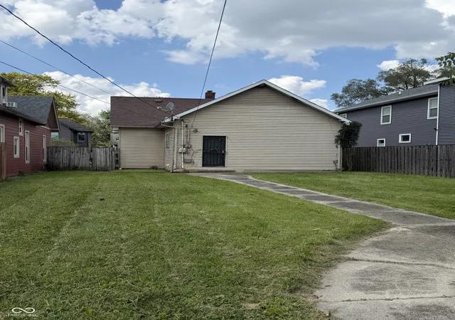 Photo 9 of Single family home for sale at 231 N Summit St, Indianapolis, IN 46201 | MLS# 22118567 | Listing updated on 2026-09-03