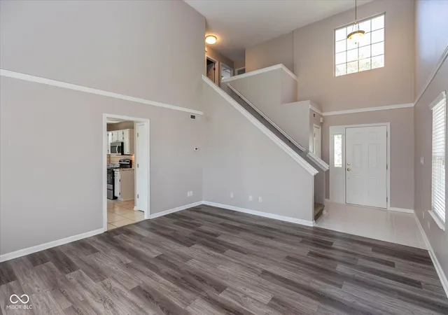 Photo 3 of Sale Pending at 6303 Kings Cyn Dr, Indianapolis, IN 46237 | MLS# 22120696 | Listing updated on 2026-09-07