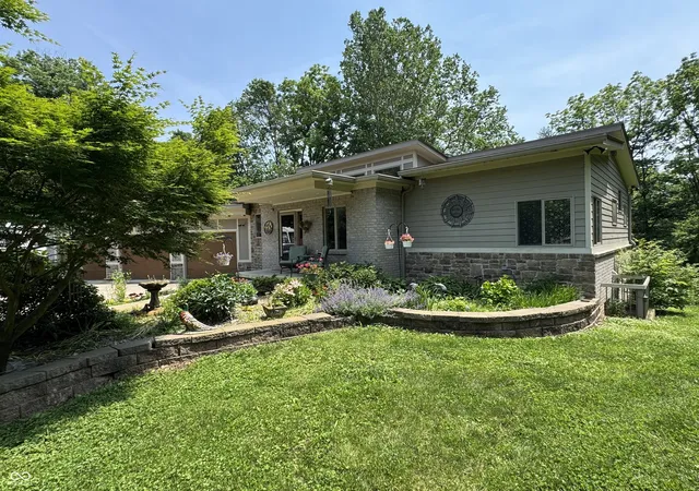 Photo 1 of Sale Pending at 6273 E County Rd 200 N, Avon, IN 46123 | MLS# 22121937 | Listing updated on 2026-09-06