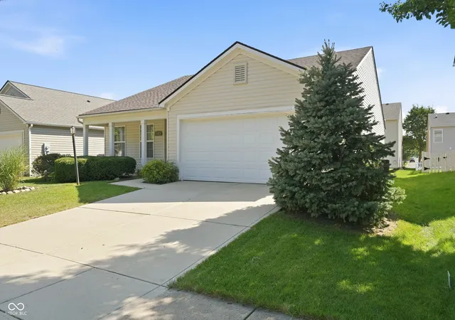 Photo 2 of Single family home for sale at 15028 Lovely Dove Ln, Noblesville, IN 46060 | MLS# 22122079 | Listing updated on 2026-09-29