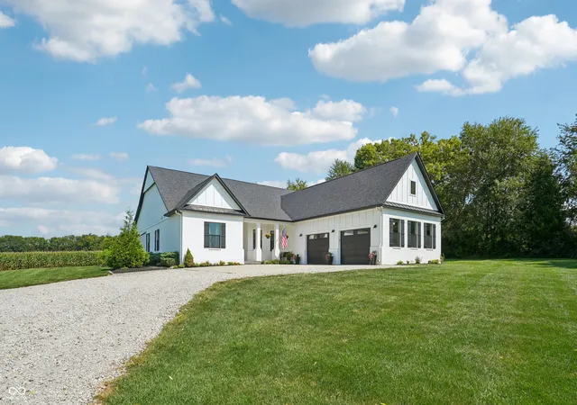 Photo 3 of Sale Pending at 192 E Main St, Monrovia, IN 46157 | MLS# 22122260 | Listing updated on 2026-09-08