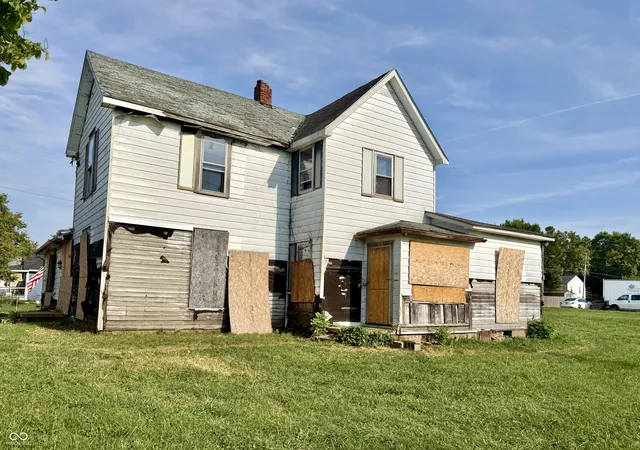 Photo 3 of Multi family home for sale at 321 W 22nd Street, Anderson, IN 46016 | MLS# 22122608 | Listing updated on 2026-10-05