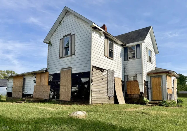 Photo 2 of Multi family home for sale at 321 W 22nd Street, Anderson, IN 46016 | MLS# 22122608 | Listing updated on 2026-10-05