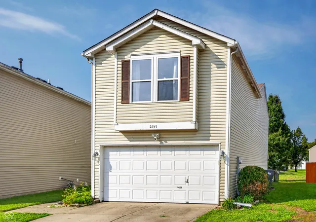 Photo 2 of Single family home for sale at 2541 Black Antler Ct, Indianapolis, IN 46217 | MLS# 22122631 | Listing updated on 2026-09-03