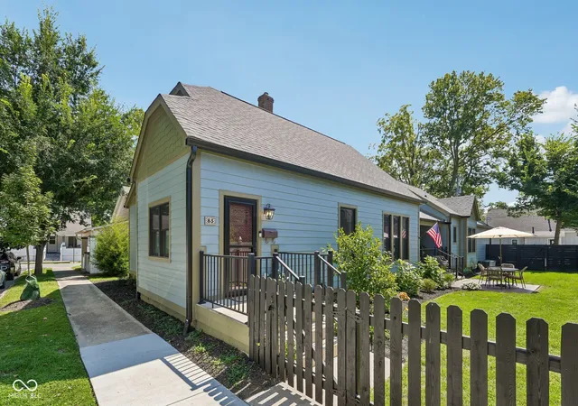 Photo 1 of Sale Pending at 85 E Poplar, Zionsville, IN 46077 | MLS# 22122773 | Listing updated on 2026-09-03