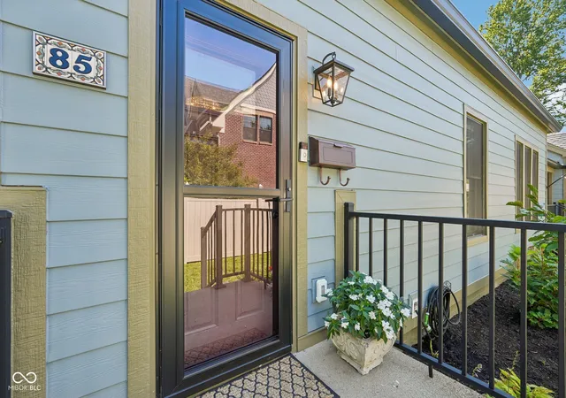 Photo 3 of Sale Pending at 85 E Poplar, Zionsville, IN 46077 | MLS# 22122773 | Listing updated on 2026-09-03