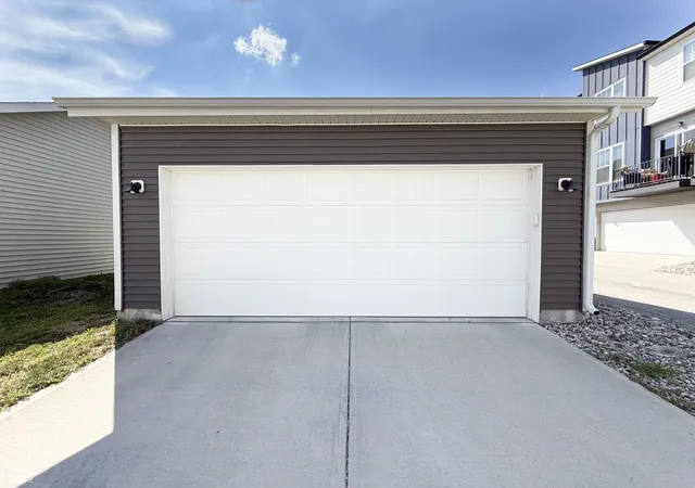 Photo 32 of Single family home for sale at 213 Handley St, Indianapolis, IN 46222 | MLS# 22122785 | Listing updated on 2026-09-04