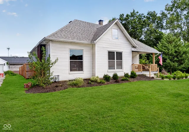 Photo 2 of Single family home for sale at 138 South St, Southport, IN 46227 | MLS# 22122975 | Listing updated on 2026-09-04
