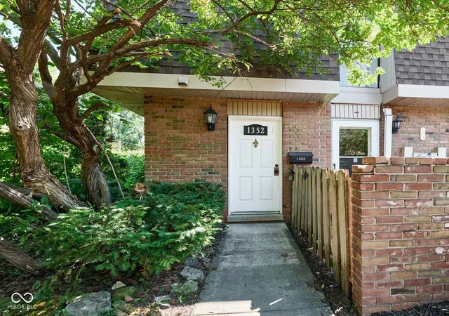 Photo 1 of Condo for sale at 1352 Tishman Ln, Indianapolis, IN 46260 | MLS# 22123075 | Listing updated on 2026-09-01
