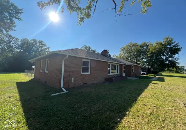 Photo 3 of Sale Pending at 2071 S 600 West, New Palestine, IN 46163 | MLS# 22123099 | Listing updated on 2026-09-08