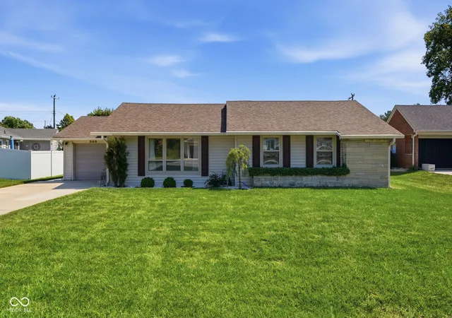 Photo 2 of Sale Pending at 305 Masten St, Plainfield, IN 46168 | MLS# 22123208 | Listing updated on 2026-09-04