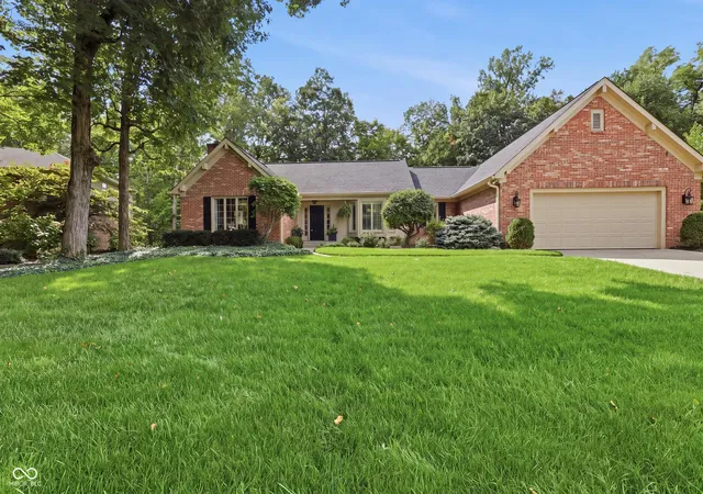Photo 3 of Sale Pending at 524 Tulip Poplar Crst, Carmel, IN 46033 | MLS# 22123238 | Listing updated on 2026-09-06