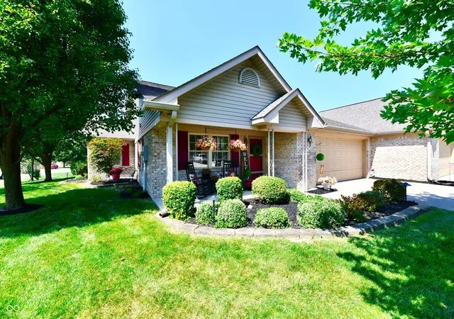 Photo 1 of Single family home for sale at 1734 Vidalia Ct, Greenwood, IN 46143 | MLS# 22123288 | Listing updated on 2026-09-03