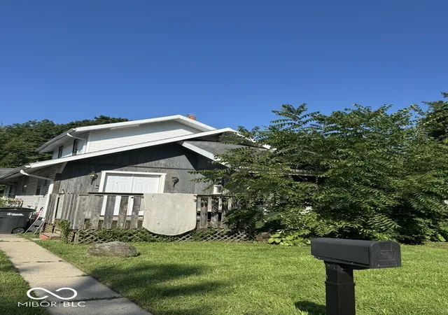Photo 1 of Single family home for sale at 2103 S Burlington Dr, Muncie, IN 47302 | MLS# 22123327 | Listing updated on 2026-09-05