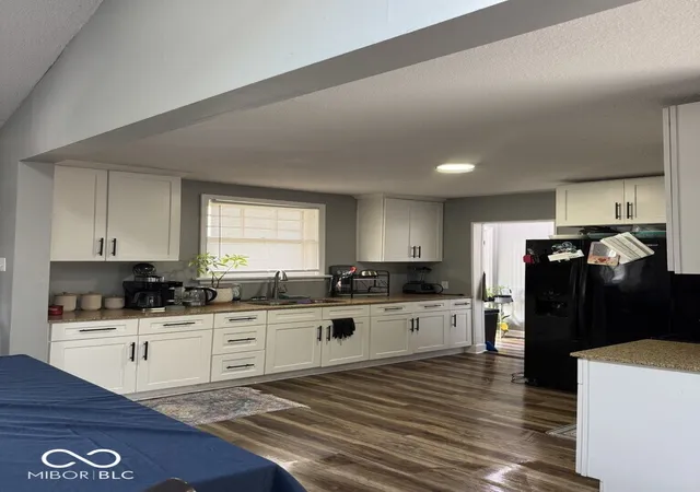 Photo 4 of Single family home for sale at 2103 S Burlington Dr, Muncie, IN 47302 | MLS# 22123327 | Listing updated on 2026-09-05