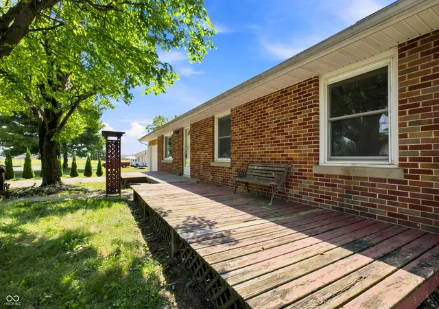 Photo 3 of Single family home for sale at 5628 Denois St, Columbus, IN 47201 | MLS# 22123373 | Listing updated on 2026-09-22