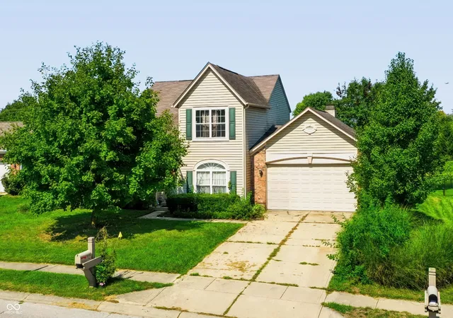 Photo 1 of Single family home for sale at 4986 Aquaduct Dr, Greenwood, IN 46142 | MLS# 22123377 | Listing updated on 2026-09-25