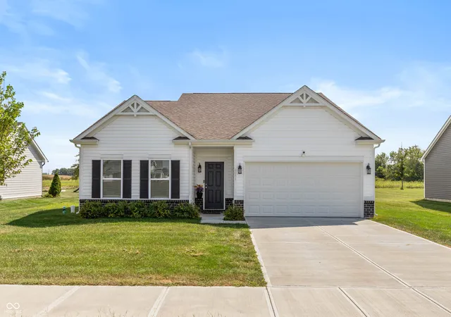 Photo 2 of Single family home for sale at 6841 Bluebird Ln, Seymour, IN 47274 | MLS# 22123398 | Listing updated on 2026-09-05