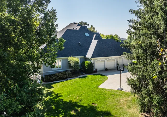 Photo 3 of Sale Pending at 620 Mayfair Ln, Carmel, IN 46032 | MLS# 22123432 | Listing updated on 2026-09-03