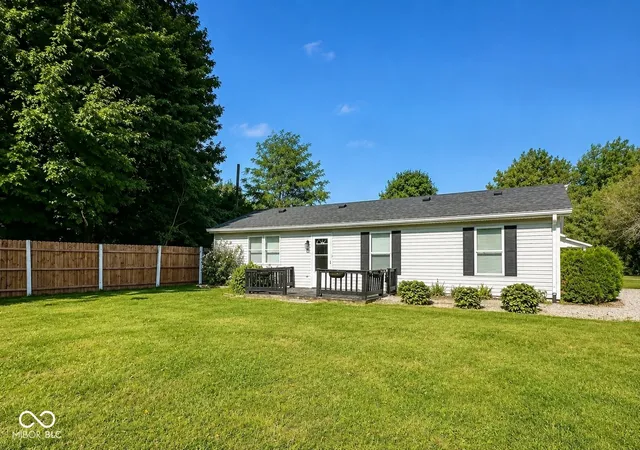 Photo 1 of Single family home for sale at 9605 N Michigan Rd, Fairland, IN 46126 | MLS# 22123467 | Listing updated on 2026-09-04