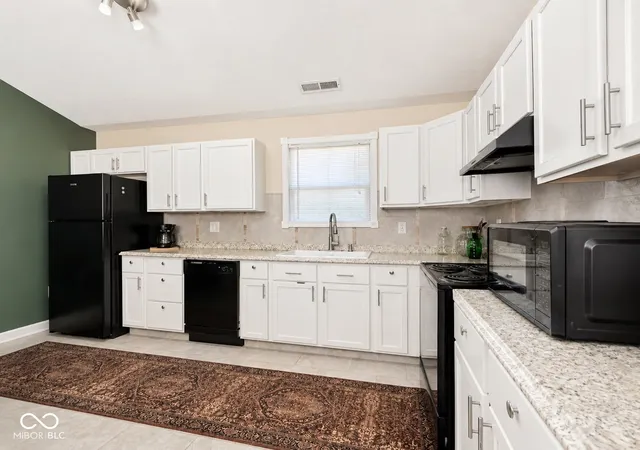 Photo 3 of Sale Pending at 9605 N Michigan Rd, Fairland, IN 46126 | MLS# 22123467 | Listing updated on 2026-10-07