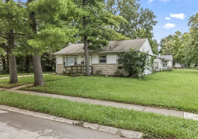 Photo 3 of Single family home for sale at 7301 Westchester Dr, Indianapolis, IN 46226 | MLS# 22123483 | Listing updated on 2026-09-03