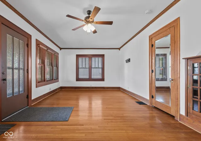Photo 3 of Single family home for sale at 190 N Brewer St, Greenwood, IN 46142 | MLS# 22123563 | Listing updated on 2026-09-03