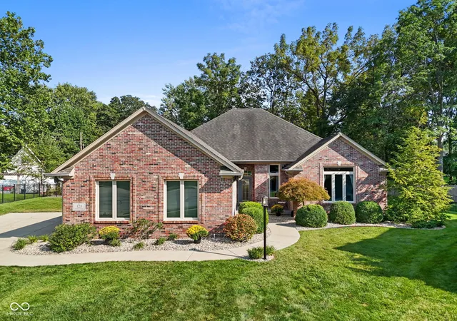 Photo 1 of Sale Pending at 325 Ventnor Ct, Indianapolis, IN 46217 | MLS# 22123571 | Listing updated on 2026-09-06