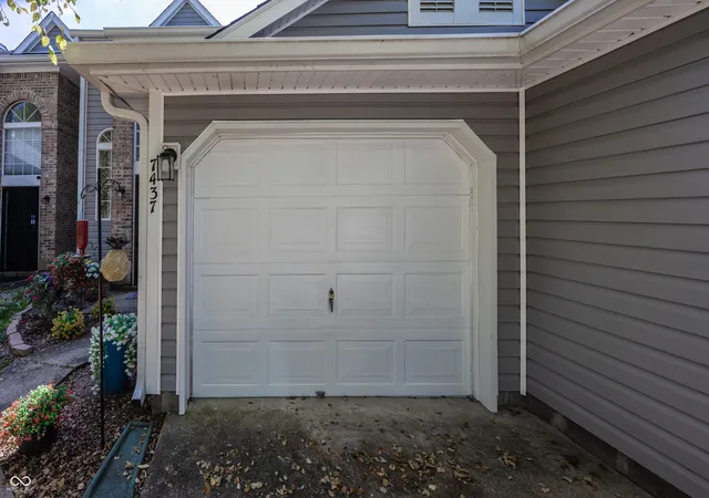 Photo 2 of Condo for sale at 7437 Oceanline Dr, Indianapolis, IN 46214 | MLS# 22123577 | Listing updated on 2026-09-04