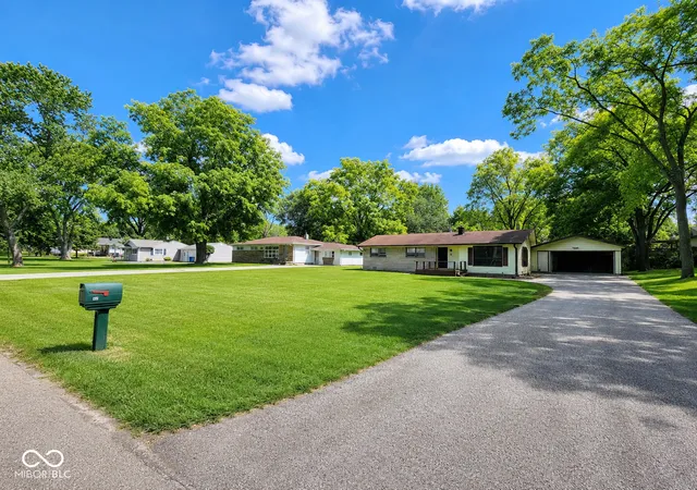 Photo 1 of Single family home for sale at 741 Lakeview Dr, Noblesville, IN 46060 | MLS# 22123593 | Listing updated on 2026-09-28