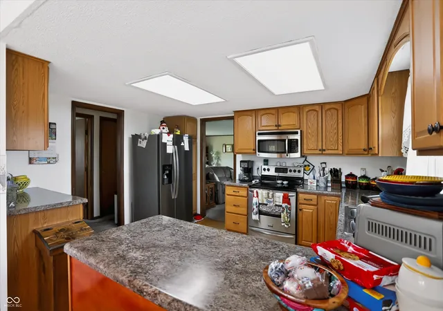 Photo 3 of Single family home for sale at 8701 W Mooresville Rd, Camby, IN 46113 | MLS# 22123596 | Listing updated on 2026-09-04